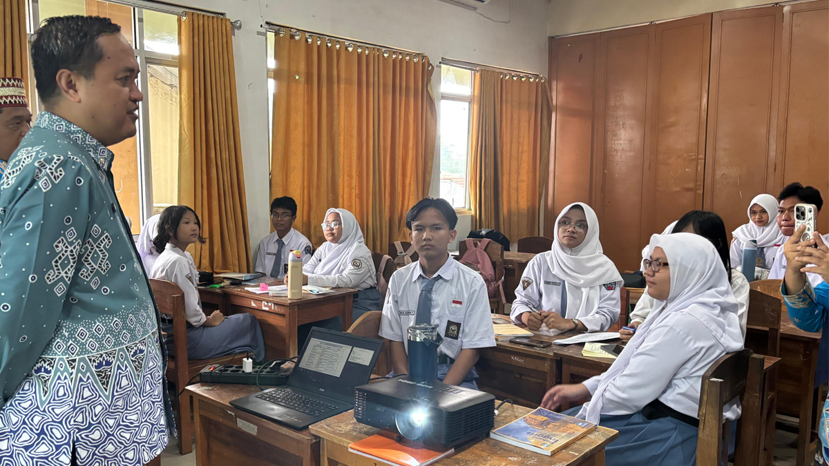 Gerakan Cinta Bahasa Daerah, SMAN 5 dan SMAN 10 Bandar Lampung Terapkan Kamis Beradat
