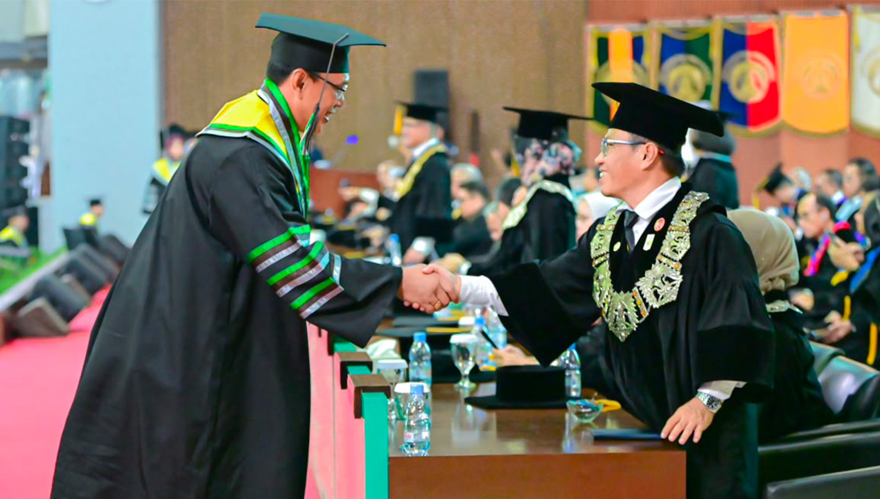 Dirut BULOG Ahmad Rizal Ramdhani Raih Gelar Doktor dari Universitas Indonesia