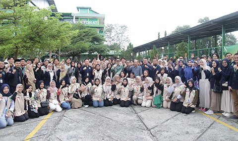 Rektor Universitas Malahayati, Dr. Muhammad Kadafi Lepas 1.420 Mahasiswa KKL-PPM 2025 ke Tanggamus