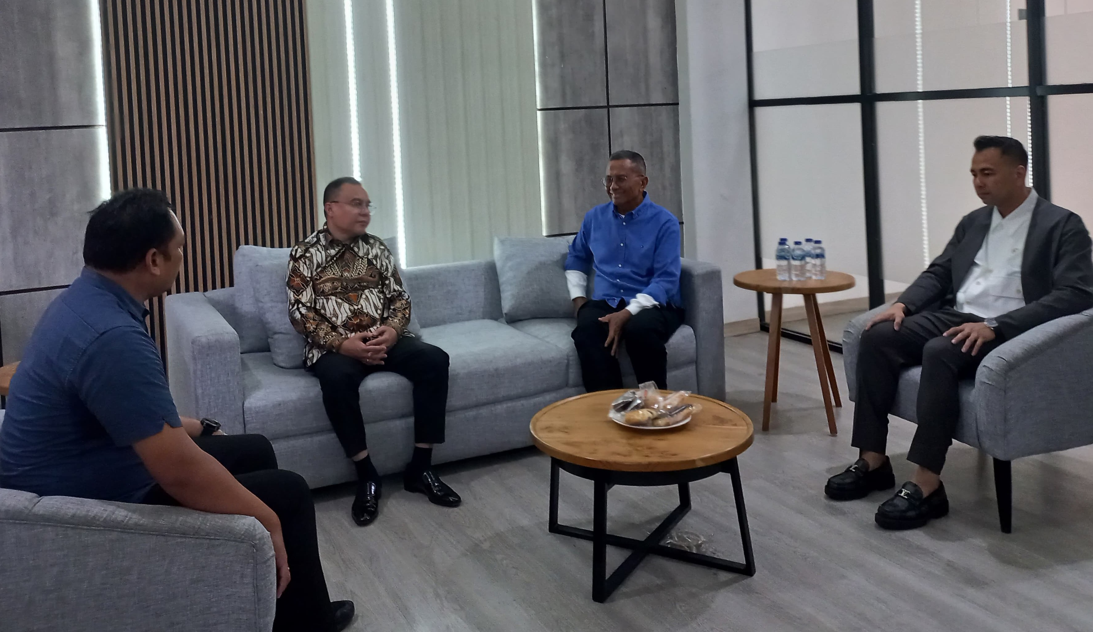 Sufmi Dasco dan Raffi Ahmad Kunjungi Kantor Disway, Dahlan Iskan Sambut Hangat