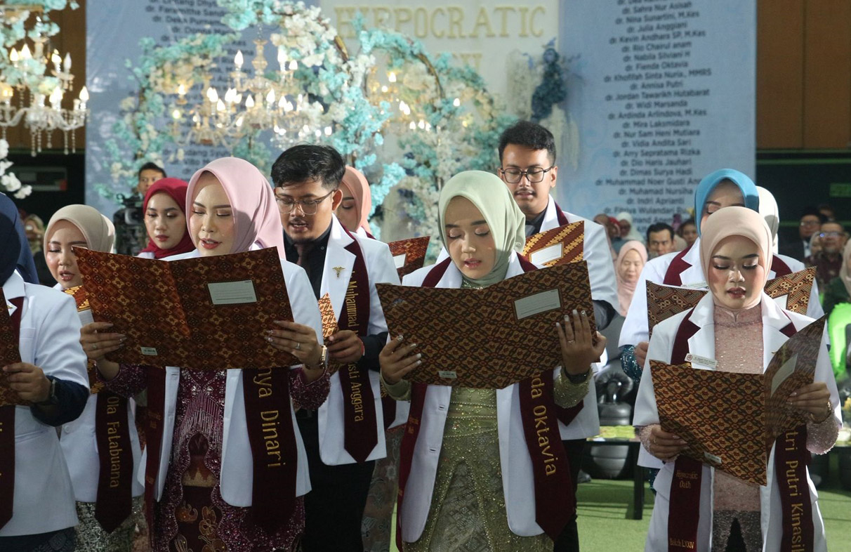 Universitas Malahayati Kukuhkan 59 Dokter Baru dalam Prosesi Sumpah Dokter Periode ke-74