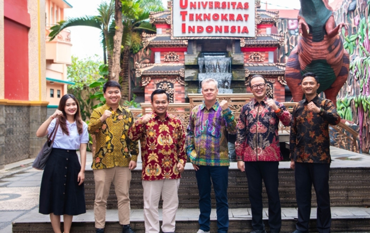 UTI Gandeng SFBU Amerika, 200 Mahasiswa Ilmu Komputer Berpeluang Raih Second Degree Global