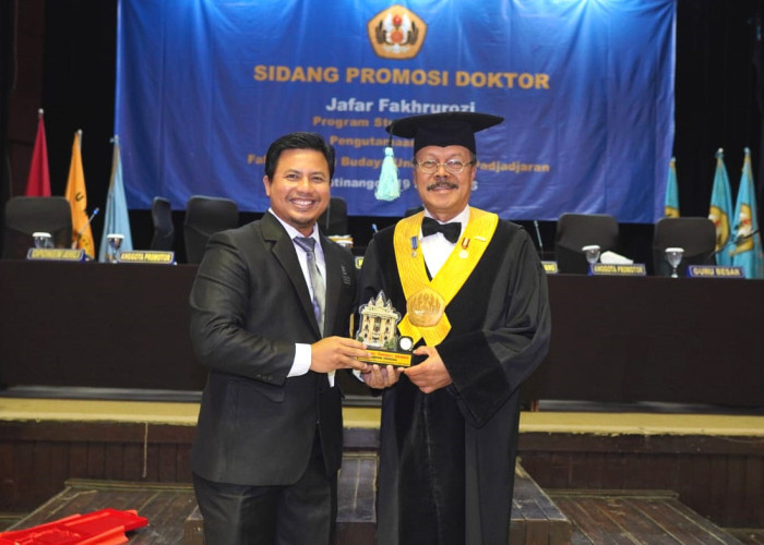 Raih Gelar Doktor Bidang Sastra, Dosen UTI Harumkan Nama Lampung