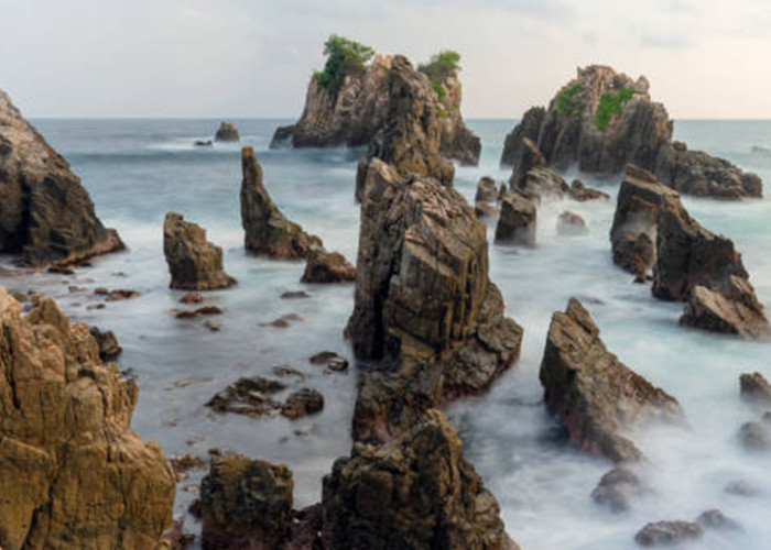 Akses ke Pantai Gigi Hiu Masih Sulit, Gubernur Lampung Turun Langsung Tinjau Jalan Rusak