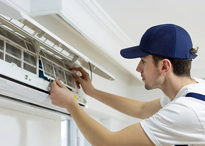 Seberapa Sering Harus Service AC? Ini Jadwal Ideal Agar Tetap Dingin & Hemat Listrik
