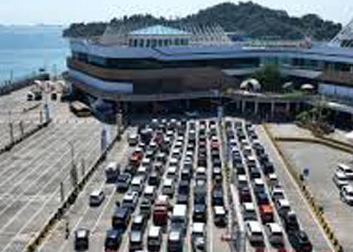 Arus Mudik Memuncak: 10 Ribu Kendaraan Serbu Penyeberangan Bakauheni