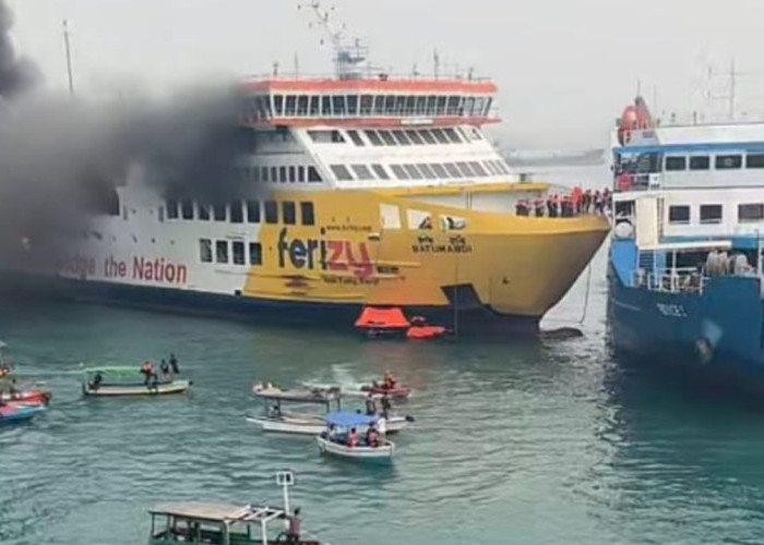 KMP Batu Mandi Terbakar di Perairan Merak, Basarnas Kerahkan Tim SAR Gabungan
