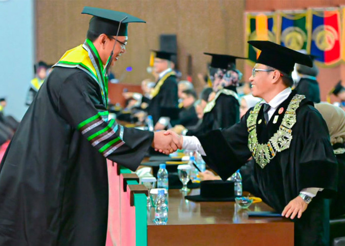Dirut BULOG Ahmad Rizal Ramdhani Raih Gelar Doktor dari Universitas Indonesia