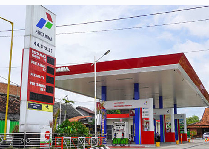 Pertamax Naik Drastis Jadi Rp16.250 per Liter, Pengamat Ekonomi Ingatkan Efek Berantai ke Harga Barang dan Jas