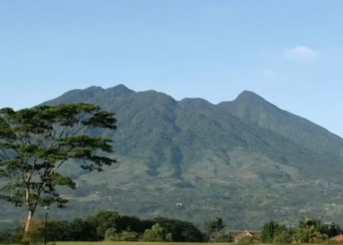 Misteri Gunung Salak yang Belum Terpecahkan: Dari Pesawat Jatuh hingga Kisah Mistis yang Bikin Merinding!