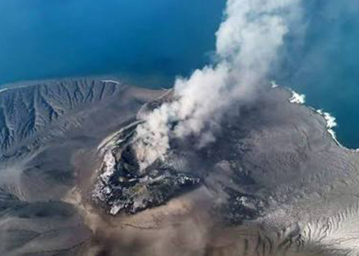 Gunung Anak Krakatau Erupsi Sepekan Ini, BMKG Ungkap Pergerakan Abu Vulkanik
