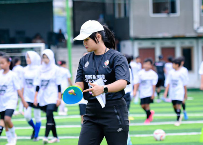 Mahasiswi Teknokrat Lampung Tembus Dokumenter FIFA, Kisah Siti Novita Sari Jadi Inspirasi Dunia Sepak Bola Wan