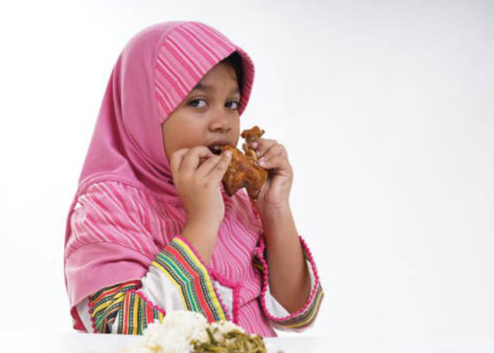 Dari Mana Asal Kata Mokel? Ini Sejarah dan Maknanya