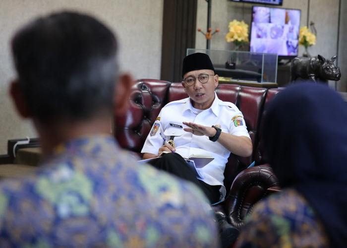 Gubernur Mirza Segera Siapkan Regulasi ODOL Terkait Aduan Jalan Rusak di Lampung
