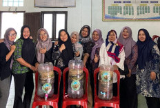 KKL-PMM Universitas Malahayati Berdayakan Warga Fajaresuk Lewat Pelatihan Pengolahan Sampah Organik