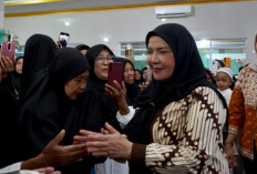 Wali Kota Eva Dwiana Awali Safari Ramadan 2026 di Masjid Al-Ikhlas, Pemkot Kucurkan Bantuan Rp50 Juta