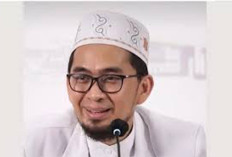 Ustaz Adi Hidayat Ungkap Kalimat Doa Mustajab Agar Permintaan Cepat Dikabulkan