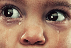 Ustaz Adi Hidayat Jelaskan Hukum Menangis Saat Puasa, Apakah Bisa Batal?